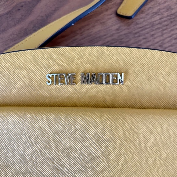 NEW Steve Madden Crossbody Purse NWT - Picture 2 of 5